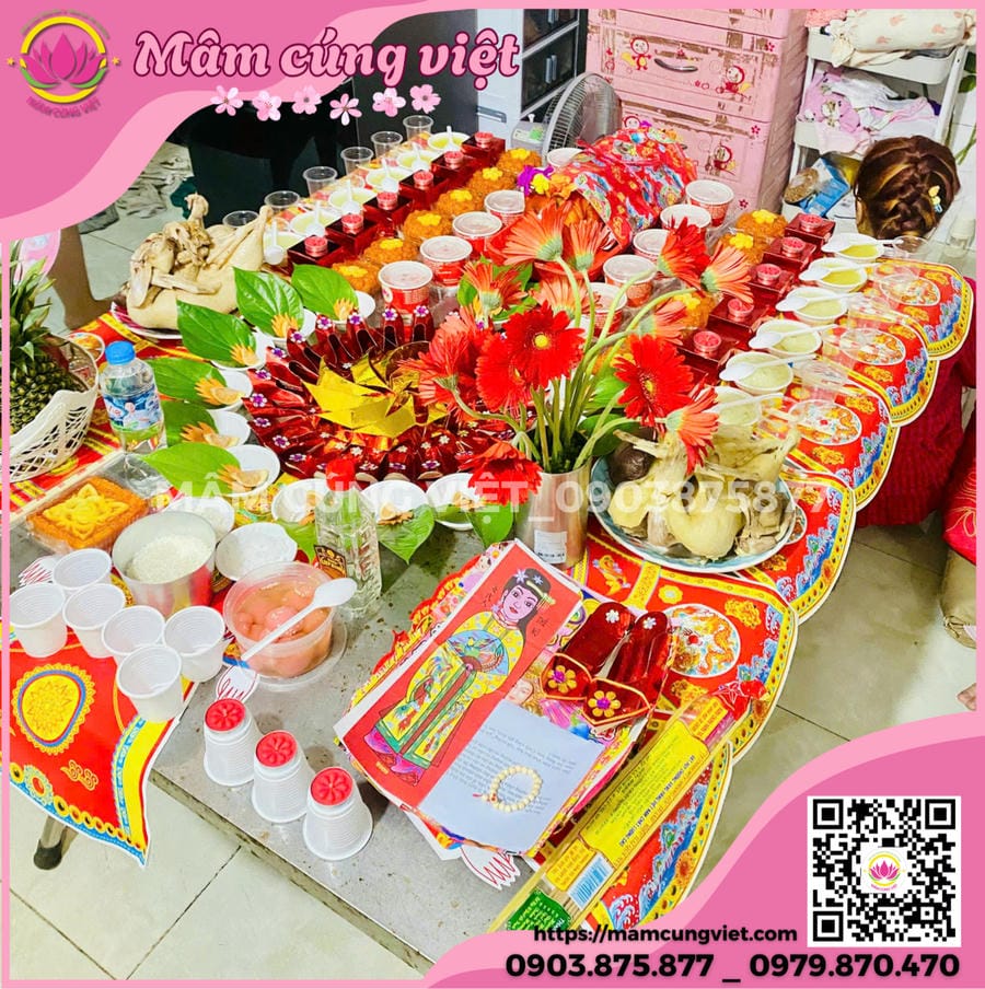 Cúng Mụ và Đức Ông trong lễ đầy tháng của bé