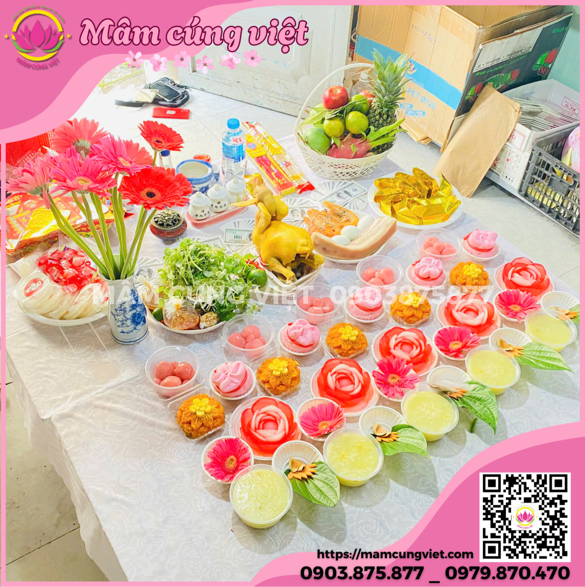 Xôi gấc và lễ vật màu đỏ tượng trưng cho sự son sắt, ấm no và hạnh phúc trong lễ cúng nhà mới.